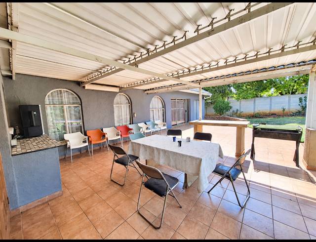 6 BEDROOM HOUSE FOR SALE IN VANDERBIJLPARK SE 2